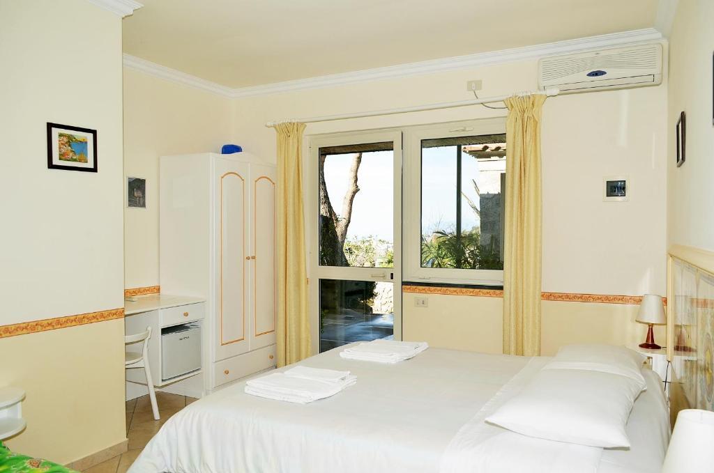 Le Ginestre Di Capri Bb & Holiday House Anacapri  Bilik gambar